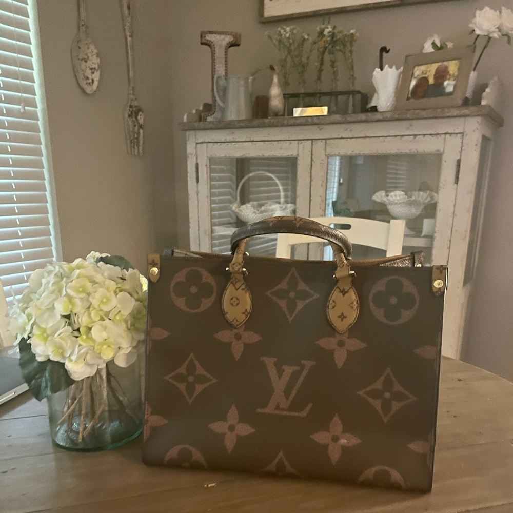 Louis Vuitton On The Go MM